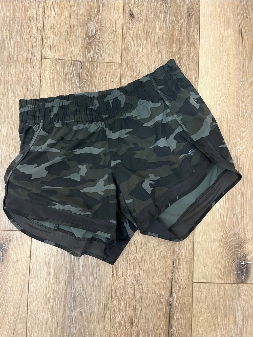 Athleta Women’s Camouflage Running Shorts - Dark Green Camo S